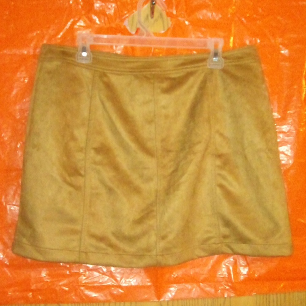 Lt. brown/Brown (5) snap button-up casual skirt @Size: 15-17 **See pics PLZ** - Picture 3 of 7